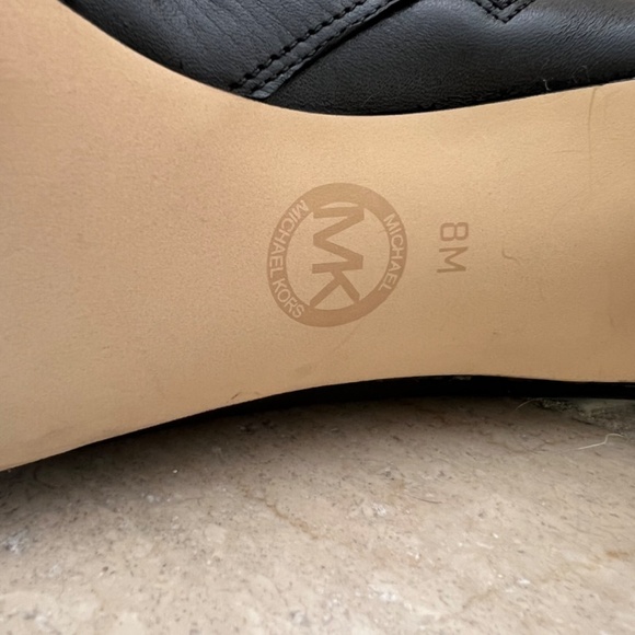 Michael Kors Black Leather 4' Heel boots size 8 - Picture 3 of 4